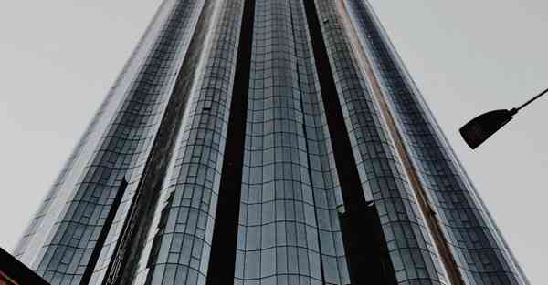 民爆行业请来智能机器人