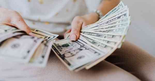 AI绘画对画师的灾难作用（AI绘画对画师的灾难作用大吗）